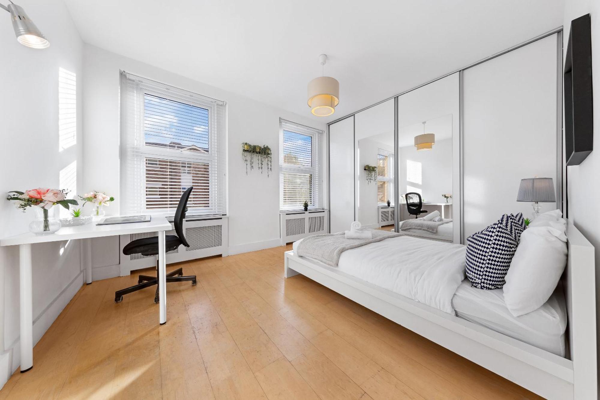 Luxury 4-Bedroom Modern Flat In Central London Steps From Station, Sleeps 9 In Style! Екстер'єр фото