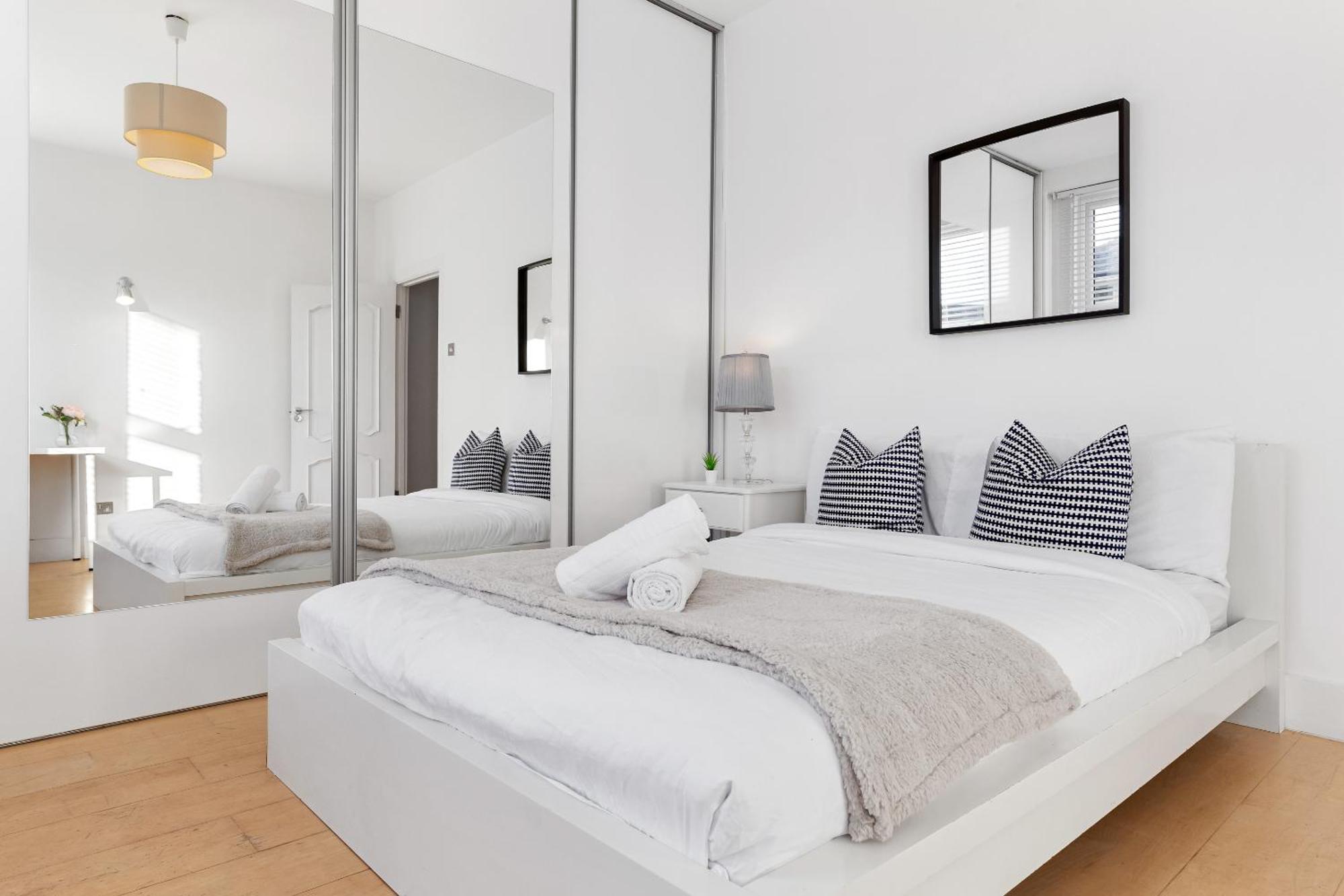 Luxury 4-Bedroom Modern Flat In Central London Steps From Station, Sleeps 9 In Style! Екстер'єр фото