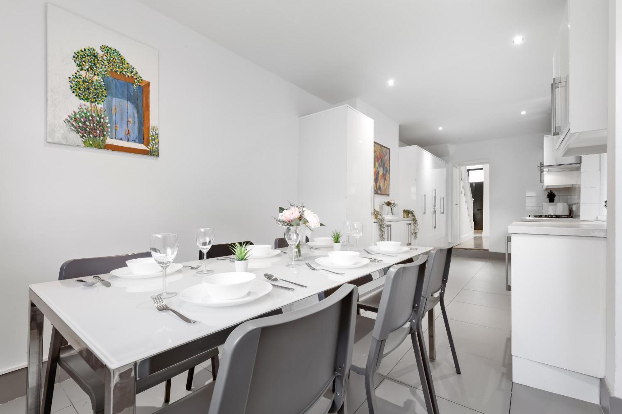 Luxury 4-Bedroom Modern Flat In Central London Steps From Station, Sleeps 9 In Style! Екстер'єр фото