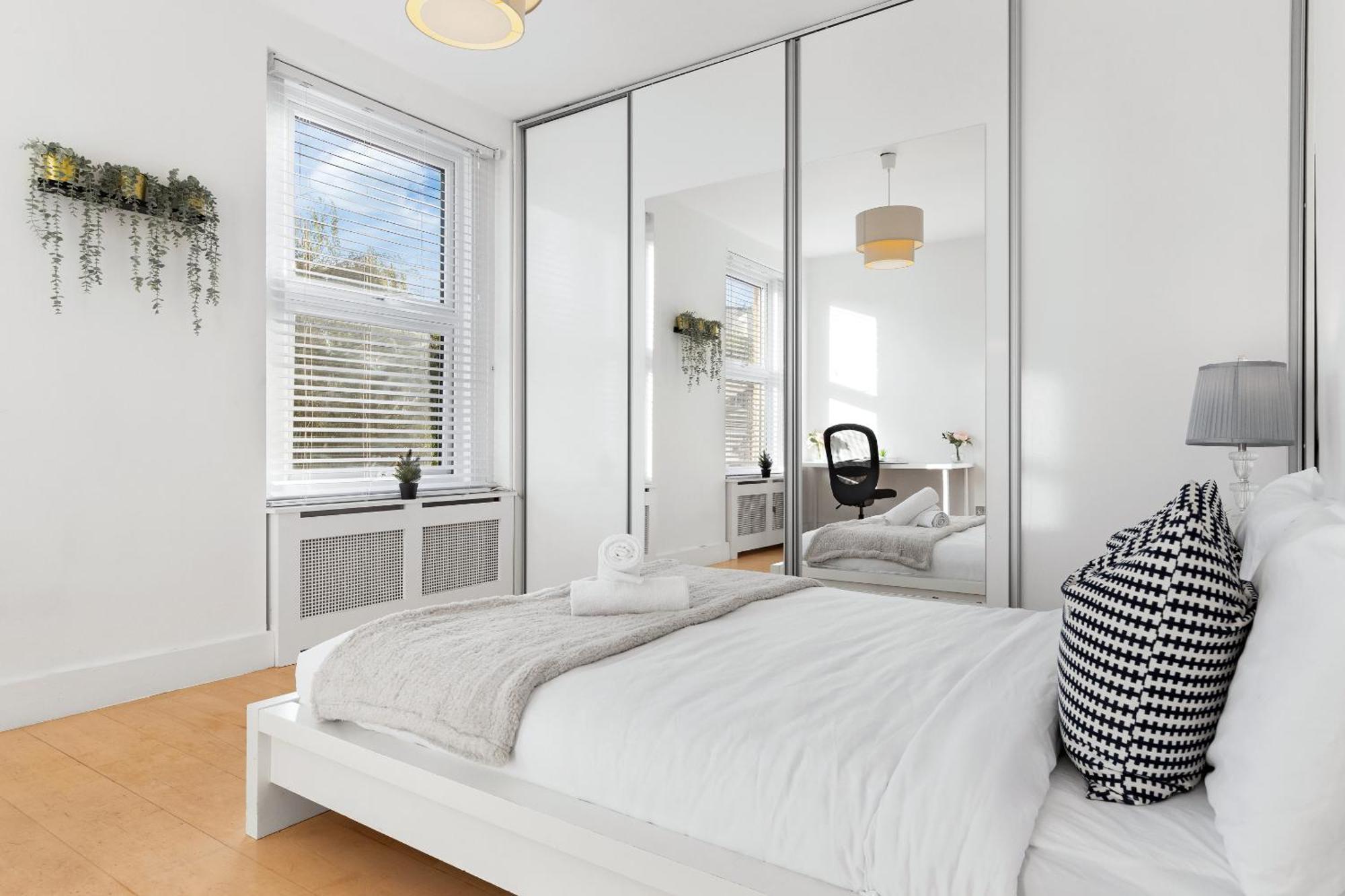 Luxury 4-Bedroom Modern Flat In Central London Steps From Station, Sleeps 9 In Style! Екстер'єр фото