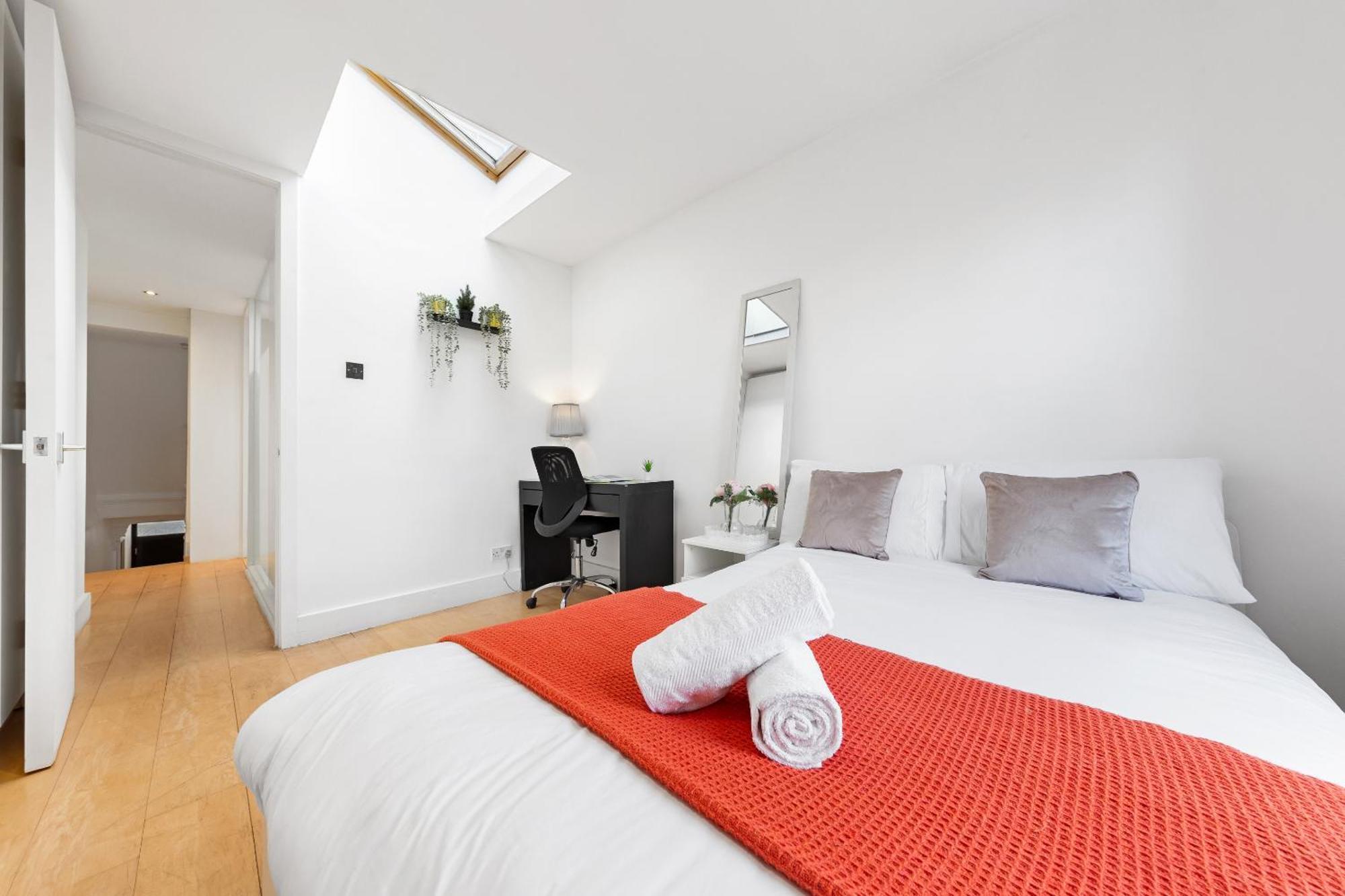 Luxury 4-Bedroom Modern Flat In Central London Steps From Station, Sleeps 9 In Style! Екстер'єр фото